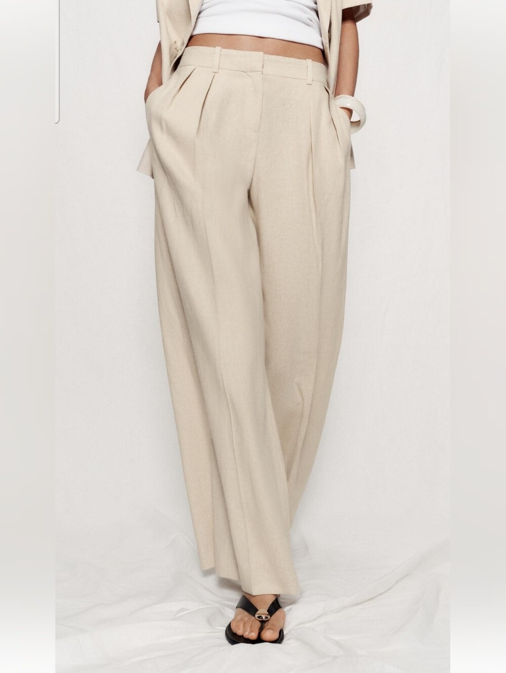 Size S linen trousers. Zara
